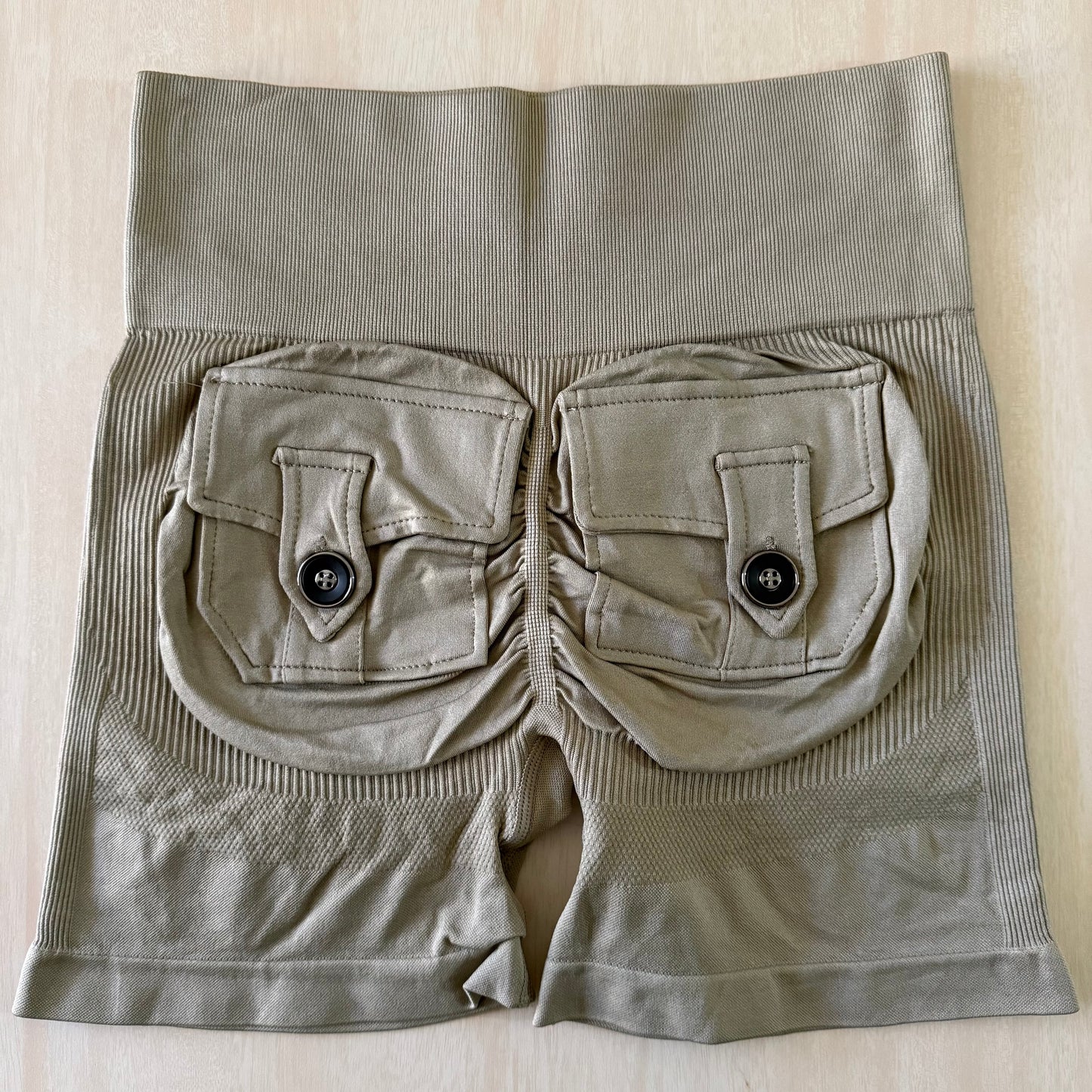 Short push up con bolsillos