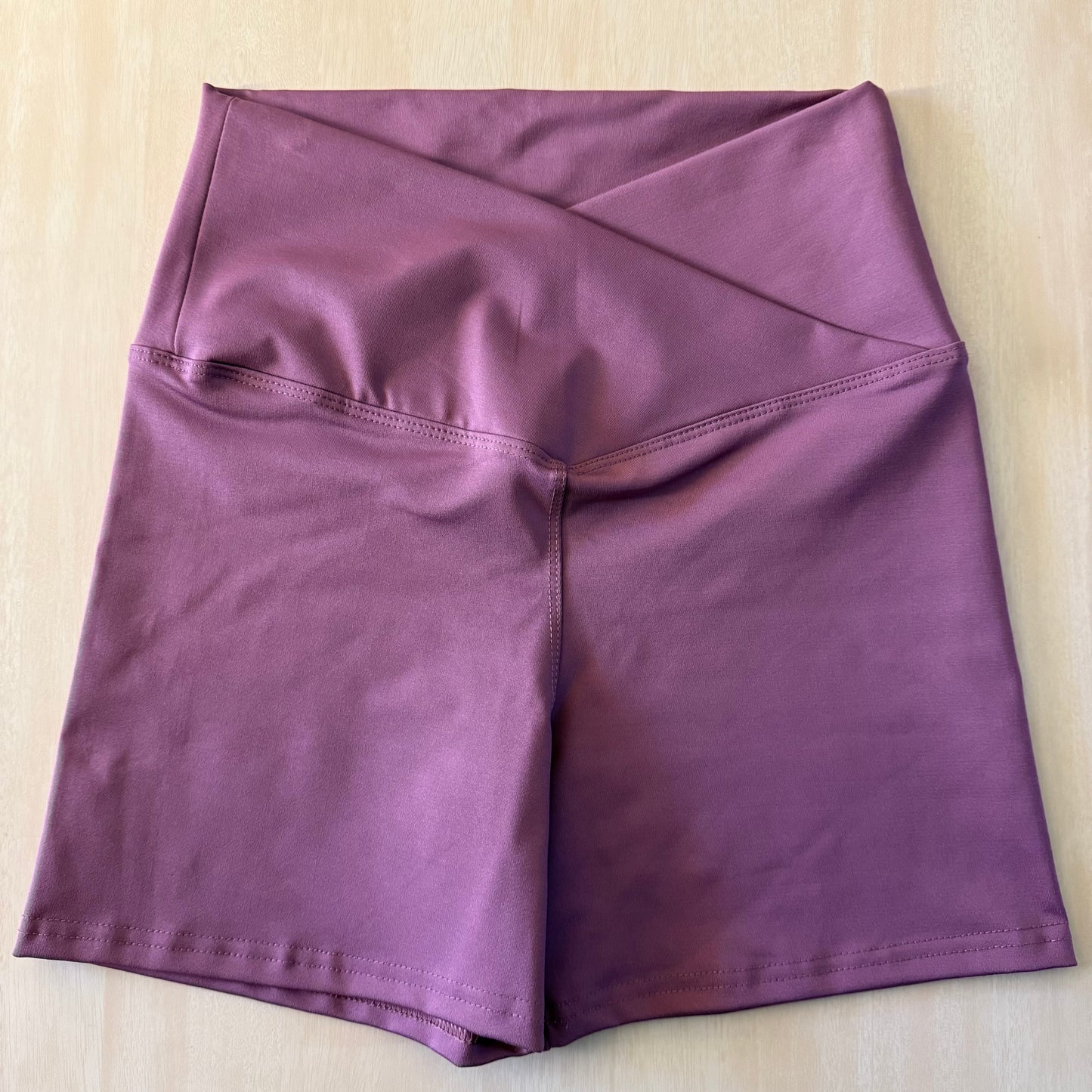 Short pretina cruzada