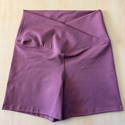 Short pretina cruzada